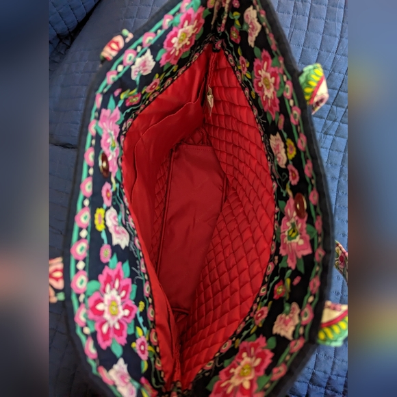 Vera Bradley Tote in Petal Paisley NWOT - Picture 4 of 4